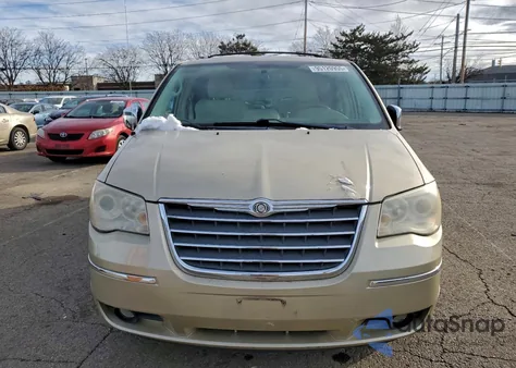 2010 Chrysler Town & Country Limited из США, поврежденный, VIN 2A4RR7DX3AR501852